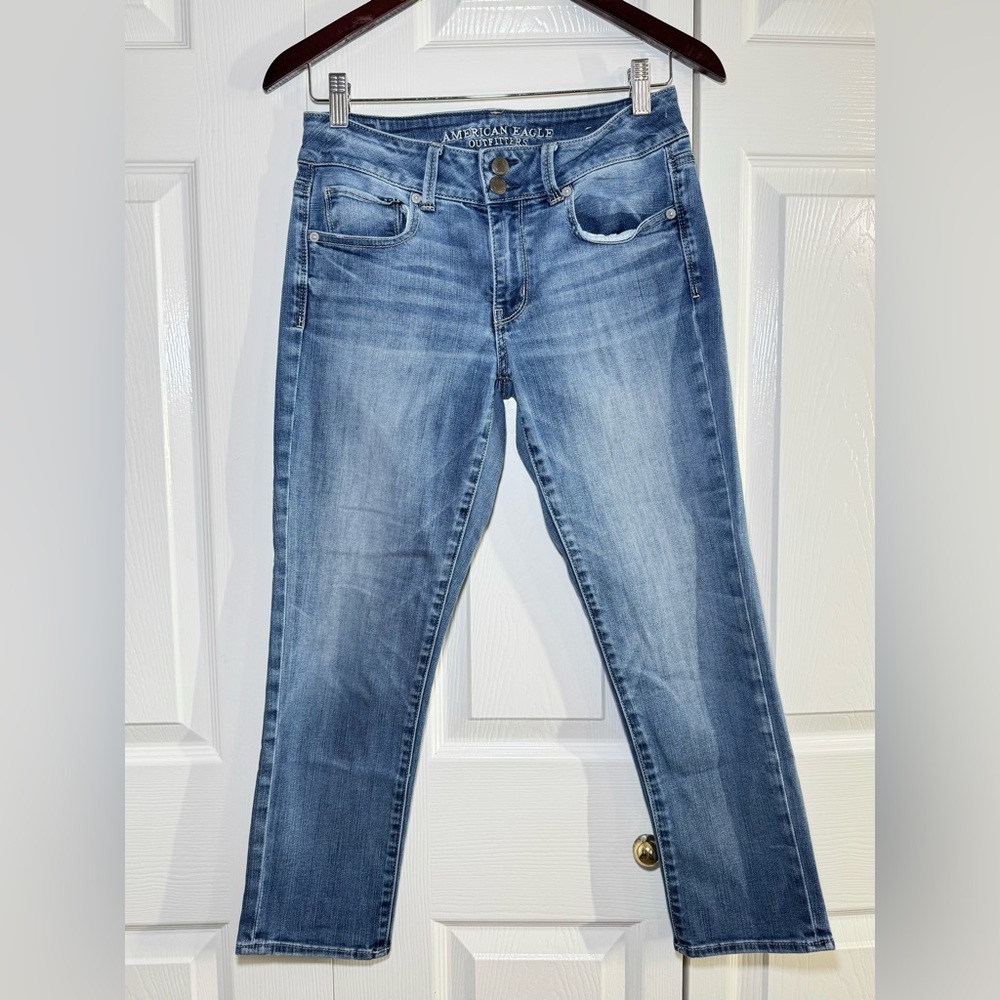 American Eagle Outfitters Light Wash Super Stretch Artist Crop - Size: 6